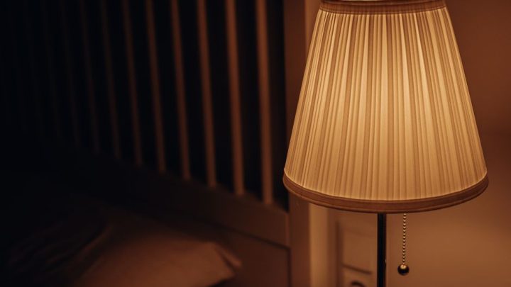 Moods creëren in een donker interieur met verlichting