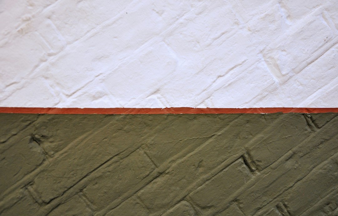 Krokodil schilderij in warme aardetinten kamer. Krokodil schilderij in warme aardetinten kamer.