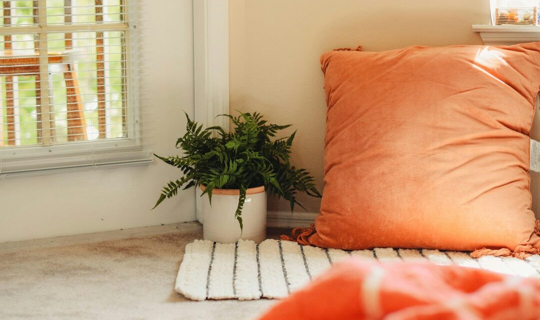 Hoe maak je een warme leeshoek met hertenposters en comfortabele zitjes
