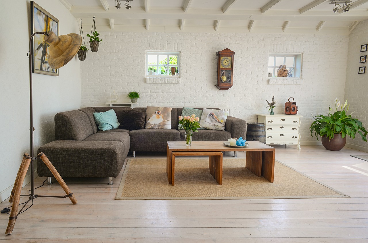 Feeëndecoratie op kleurrijke kinderkamer muur. Feeëndecoratie op kleurrijke kinderkamer muur.
